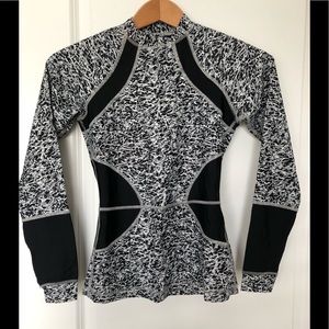 Lululemon coastline rash guard